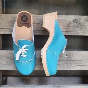 Blue Leather Dress Shoes with Scalloped Edges